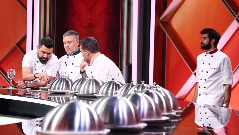 Colaj cu jurații Chefi la cuțite &icirc;n bucătăria emisiunii, la degustare
