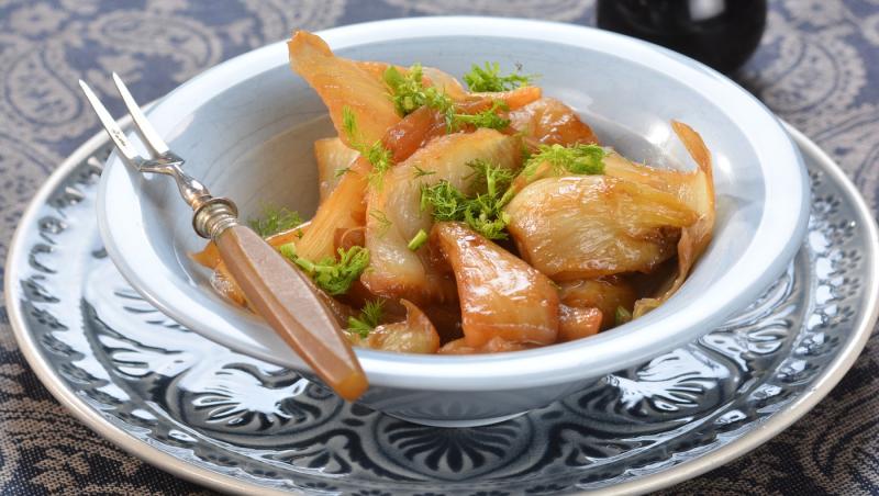 Fenicul caramelizat. O rețetă fabuloasă cu doar trei ingrediente