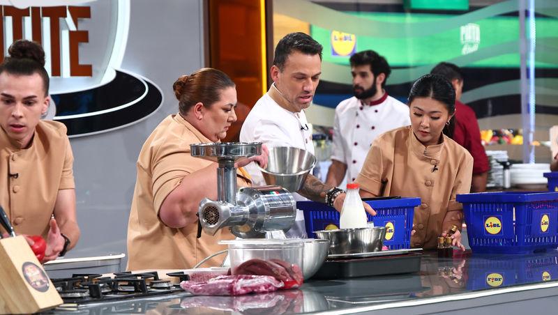 Chefi la cuțite, 14 aprilie 2026. Chef Richard Abou Zaki „a lovit” cu o nouă amuletă în echipele adverse. Ce a urmat în bucătărie