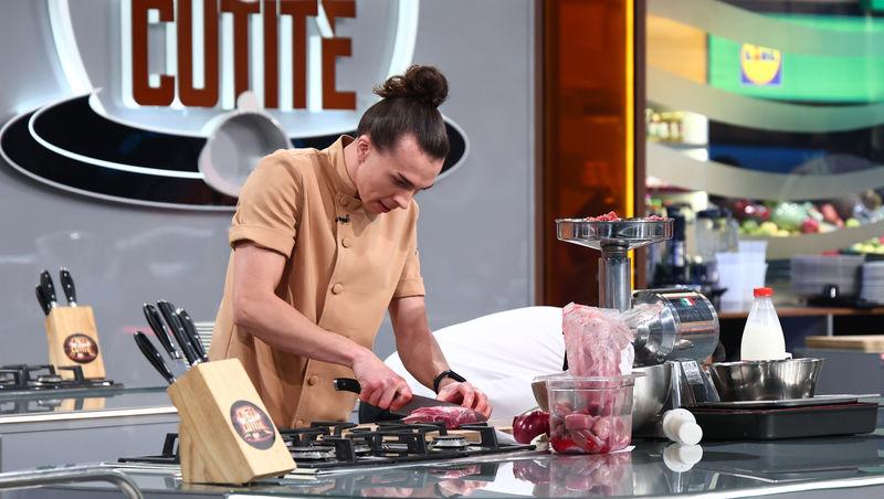Chefi la cuțite, 14 aprilie 2026. Chef Richard Abou Zaki „a lovit” cu o nouă amuletă în echipele adverse. Ce a urmat în bucătărie