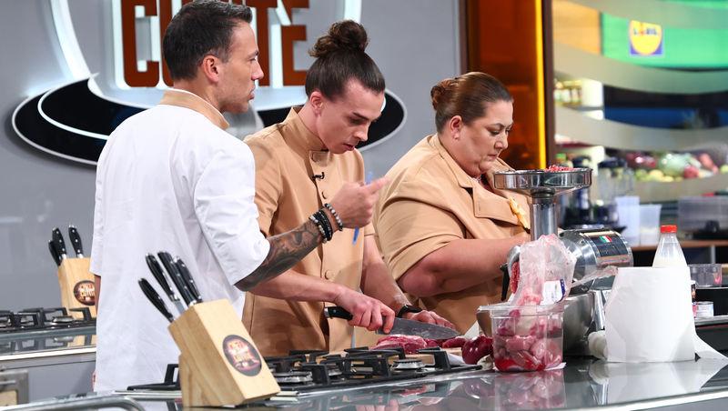 Chefi la cuțite, 14 aprilie 2026. Chef Richard Abou Zaki „a lovit” cu o nouă amuletă în echipele adverse. Ce a urmat în bucătărie