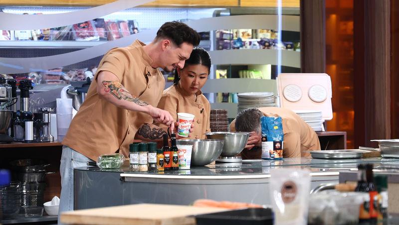 Chefi la cuțite, 14 aprilie 2026. Chef Richard Abou Zaki „a lovit” cu o nouă amuletă în echipele adverse. Ce a urmat în bucătărie