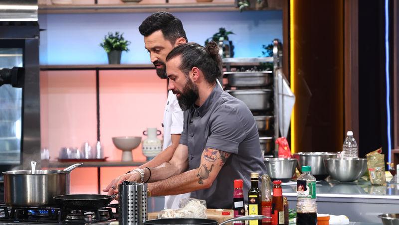 Chefi la cuțite, 14 aprilie 2026. Chef Richard Abou Zaki „a lovit” cu o nouă amuletă în echipele adverse. Ce a urmat în bucătărie