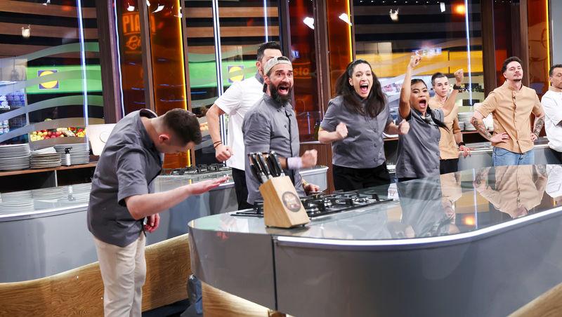 Chefi la cuțite, 15 aprilie 2026. S-au confiscat farfurii, iar verdictul final a fost uluitor. Cine a câștigat al treilea battle