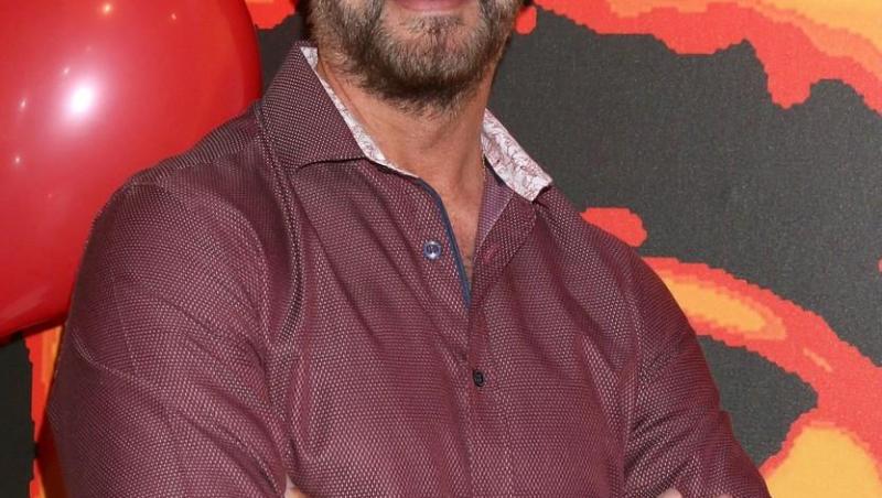 Un nou cuplu de aur la Hollywood! Ea, una dintre frumusețile anilor '80. El a frânt multe inimi! Cum au fost surprinși împreună