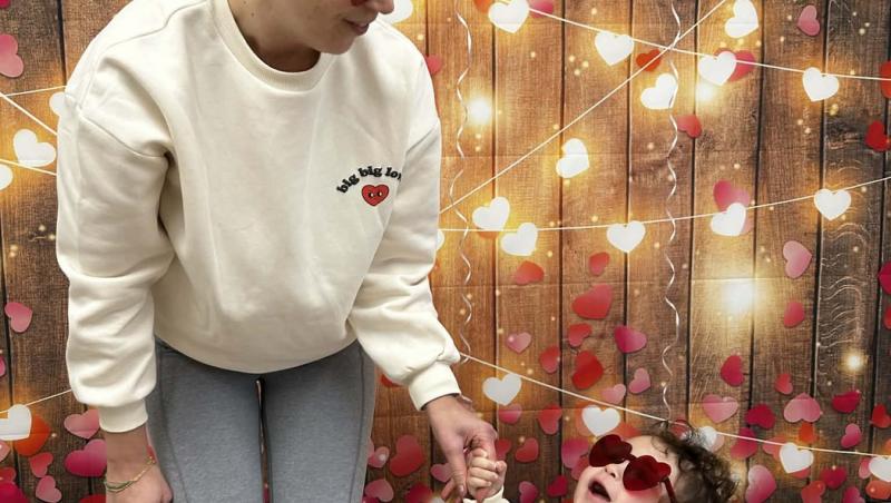 Patru avorturi și șapte fertilizări in vitro. Cine e femeia care a născut fiul dorit la 47 de ani