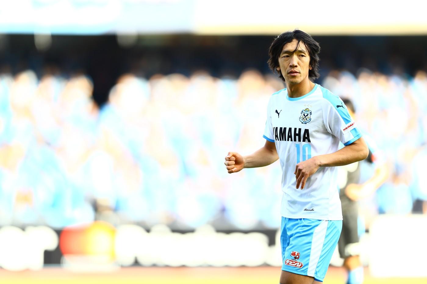 Shunsuke Nakamura in echipament pe stadion