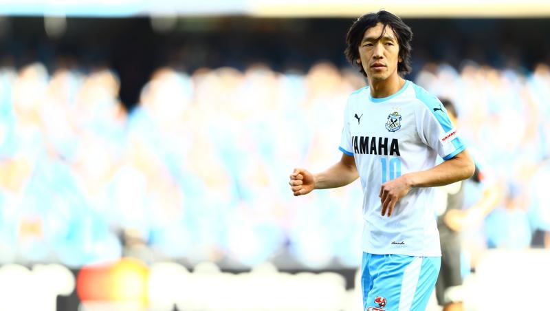 Shunsuke Nakamura in echipament pe stadion