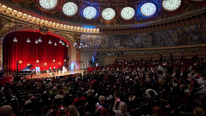 Dragostea Poartă Pantofii Roșii. Primul Shero Talk la Ateneul Român