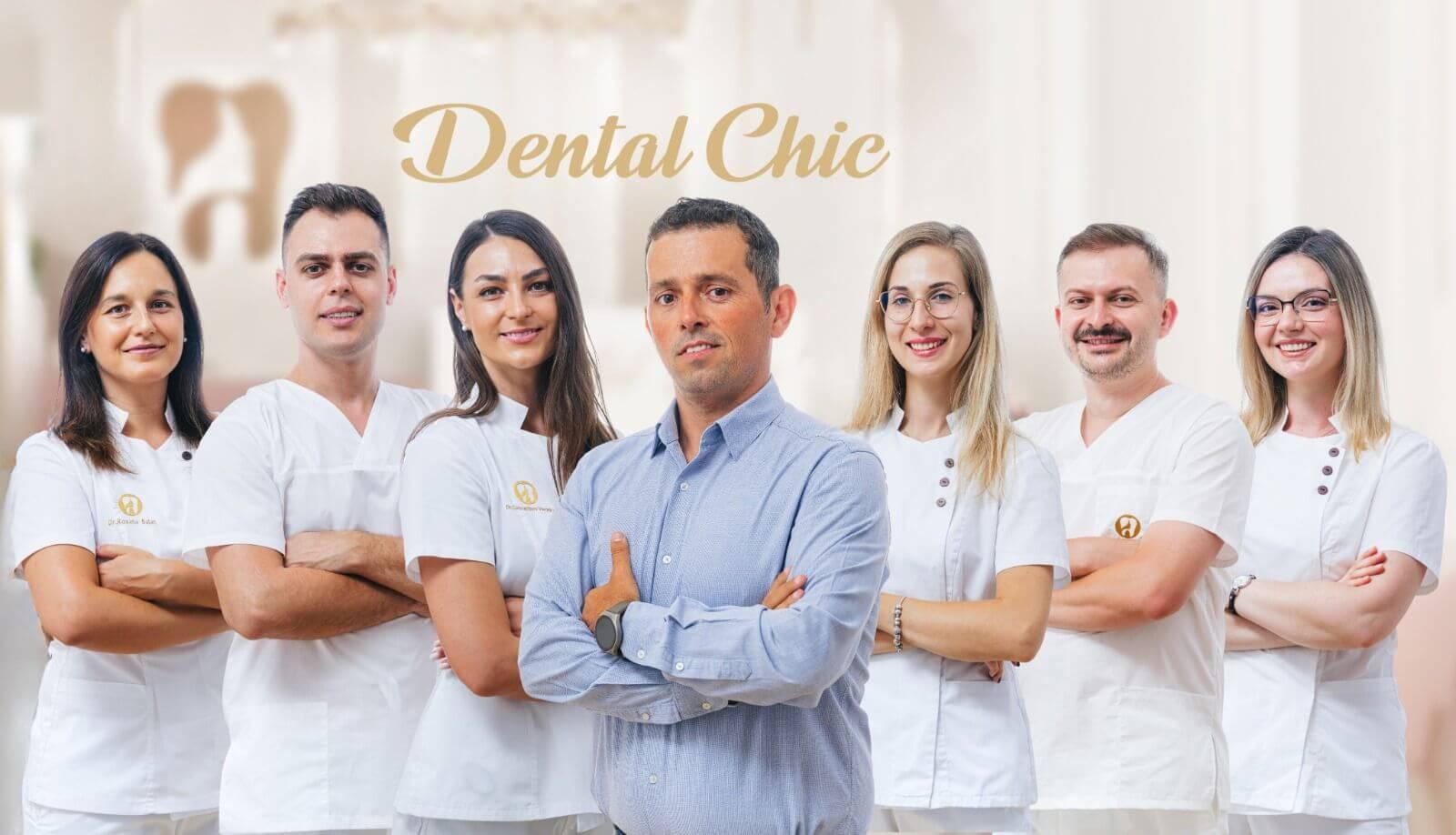 imagine cu medicii de la dental chic
