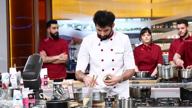 Chefi la cuțite, 22 aprilie 2026. Chef Alexandru Sautner a folosit o amuletă, urmat apoi de Chef Richard Abou Zaki