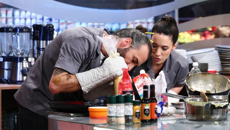 Chefi la cuțite, 22 aprilie 2026. Chef Alexandru Sautner a folosit o amuletă, urmat apoi de Chef Richard Abou Zaki