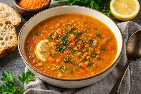 Supă de linte gata &icirc;n 15 minute &ndash; rapidă, hrănitoare și plină de aromă