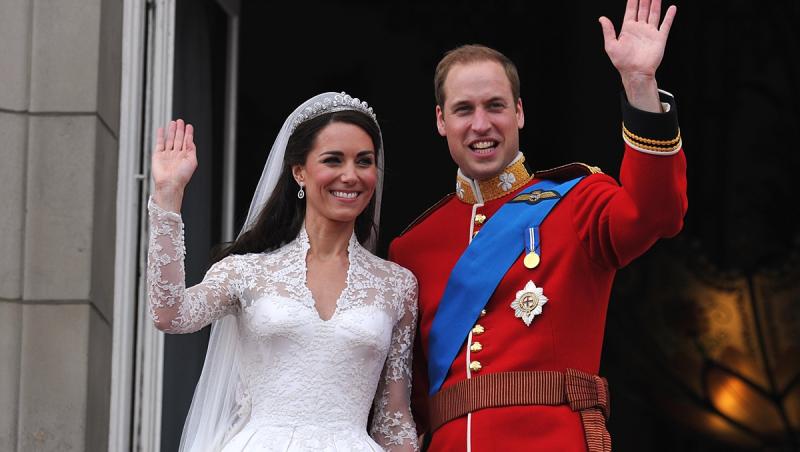 familia regală britanică pe un fundal deschis la culoare