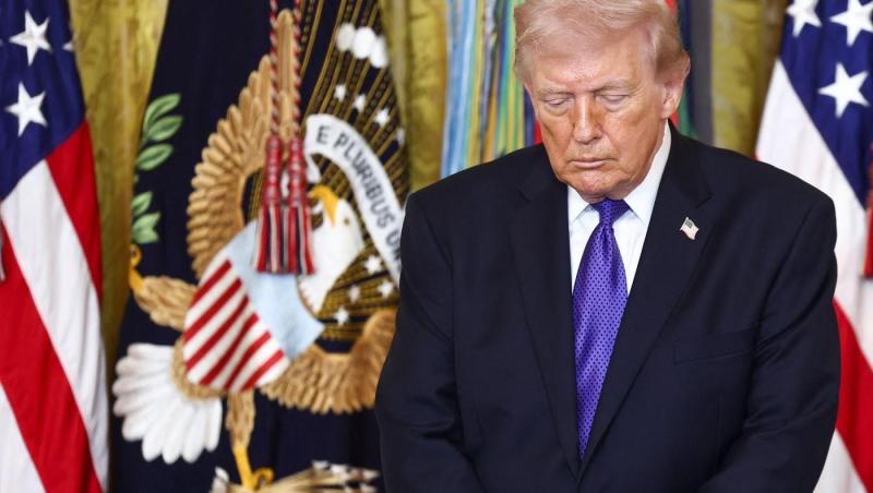 Gestul lui Donald Trump care a inflamat internetul. Unde a fost mutat portretul lui Barack Obama de la Casa Albă