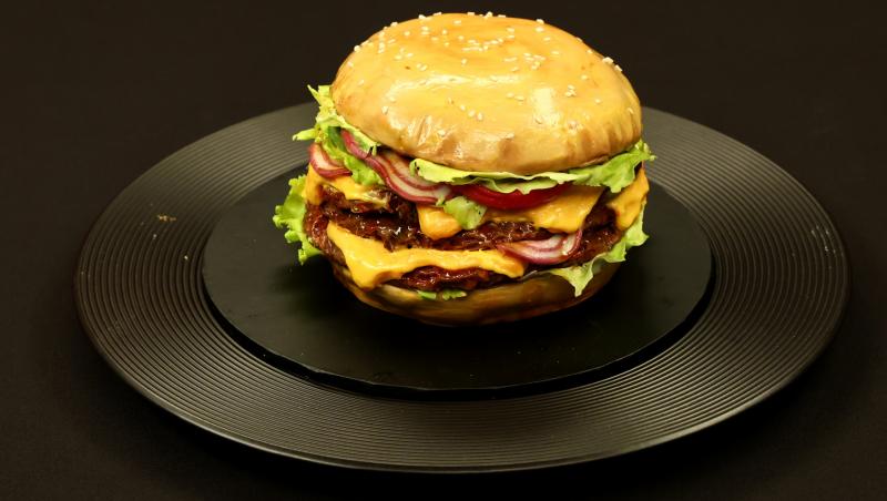 Chefi la cuțite, 6 aprilie 2026. Simina Baciu i-a surprins pe chefi cu torturile ei în formă de mici, frigărui, burger și shaorma