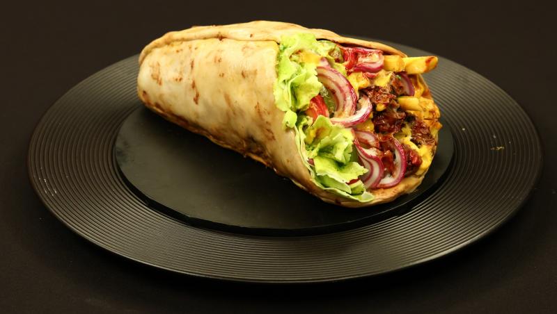 Chefi la cuțite, 6 aprilie 2026. Simina Baciu i-a surprins pe chefi cu torturile ei în formă de mici, frigărui, burger și shaorma