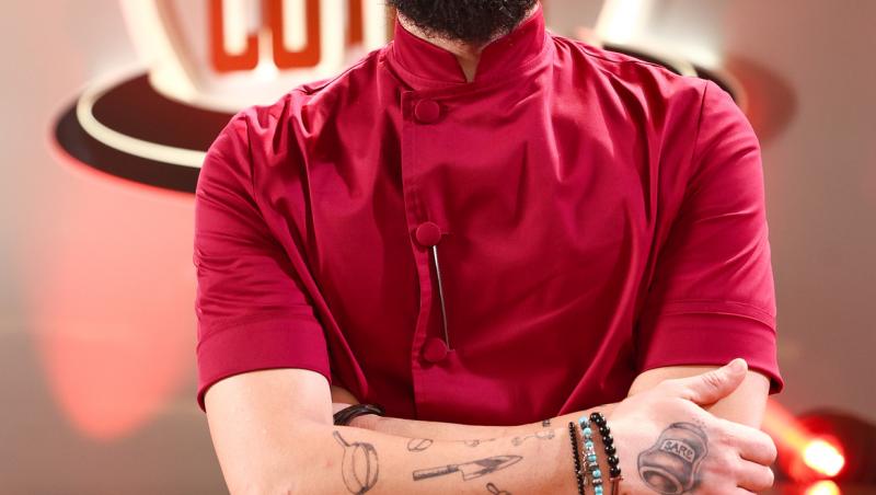 Chefi la cuțite, 8 aprilie 2026. Cine sunt concurenții din echipa lui Chef Richard Abou Zaki. Ei poartă tunica bordo în sezonul 17