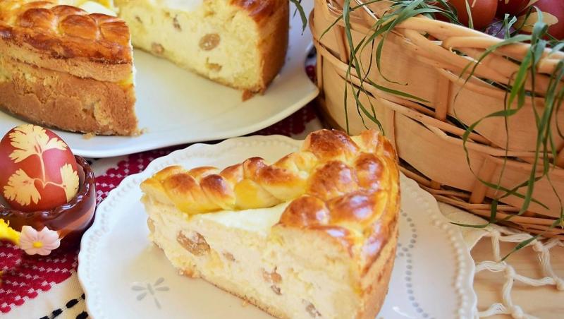 O rețetă clasică de pască cu br&acirc;nză dulce, aromată cu lăm&acirc;ie și vanilie