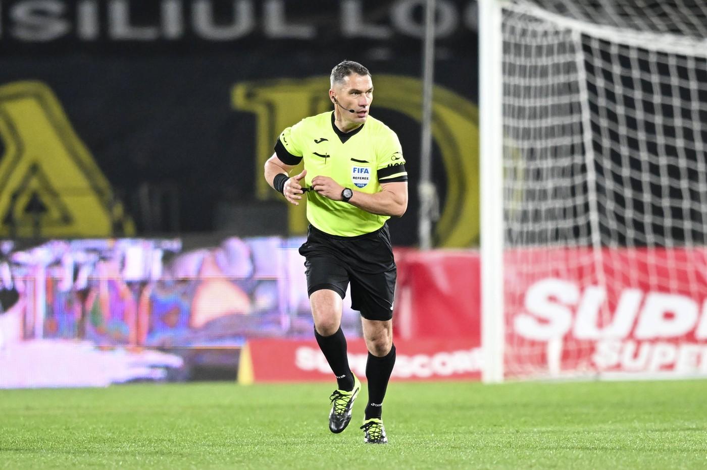 arbitru pe teren