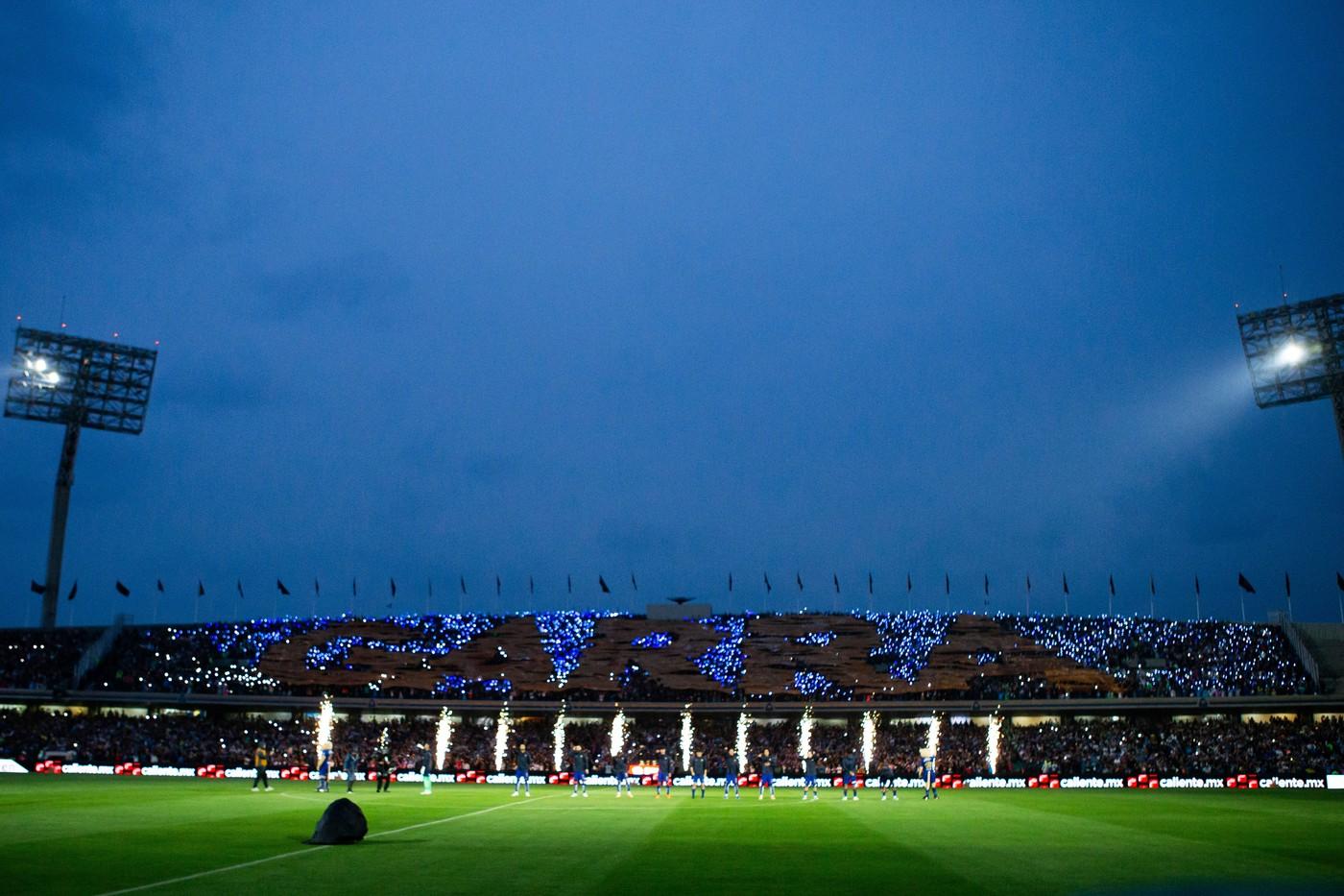 stadium pe întuneric