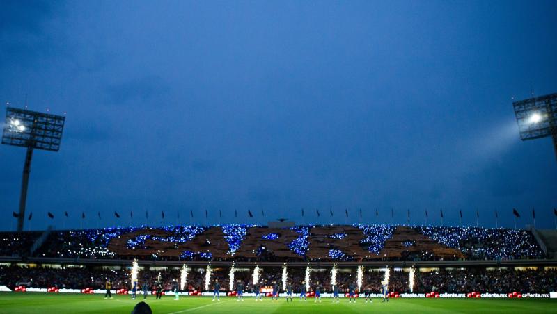 stadium pe &icirc;ntuneric