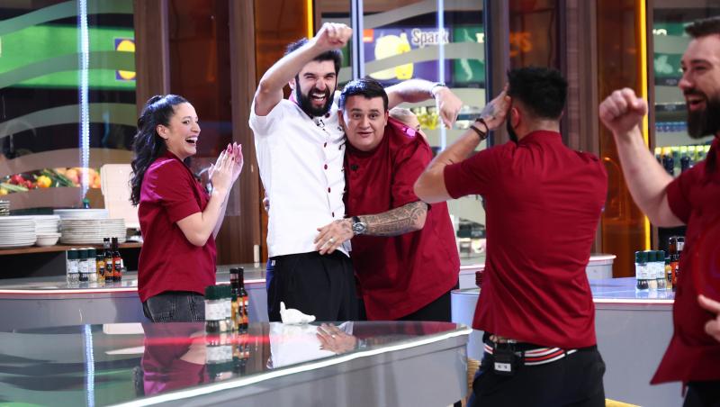 Chefi la cuțite, 18 mai 2026. Premieră pe bandă. Ce echipă a câștigat battle-ul 16 cu 11 farfurii