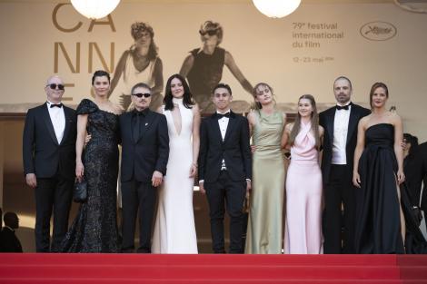 12 minute de ovații la Cannes pentru filmul &bdquo;Fjord&rdquo; al lui Cristian Mungiu, cu Sebastian Stan şi Renate Reinsve