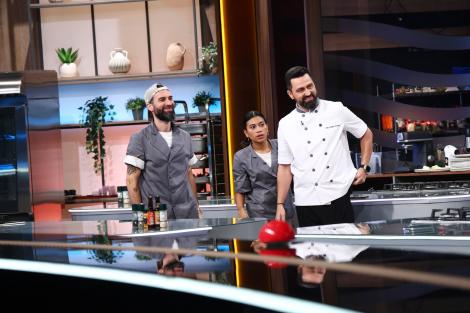 Chefi la cuțite, 19 mai 2026. Chef Orlando a scos &icirc;n joc o nouă amuletă. La ce au fost supuși concurenții echipelor adverse