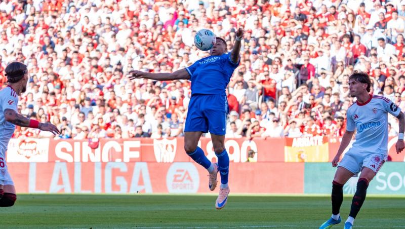 fotbalist pe teren