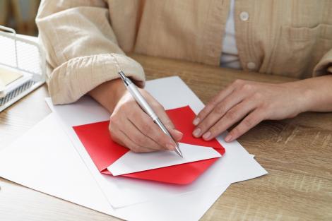 Secretul ascuns &icirc;n felul &icirc;n care scrii. Ce poate să dezvăluie despre creierul tău