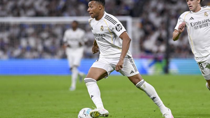 Cine este noua iubită a lui Kylian Mbapp&eacute;. Ester Exposito, actrița superbă care i-ar fi cucerit inima starului francez