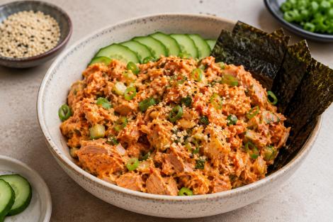 Salată picantă de ton cu pastă de ardei iute( gochujang). Rețetă inspirată din bucătăria coreeană