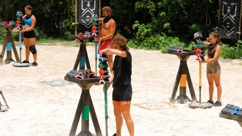 Colaj cu concurenții de la Survivor Rom&acirc;nia care joacă jocul căpitanilor