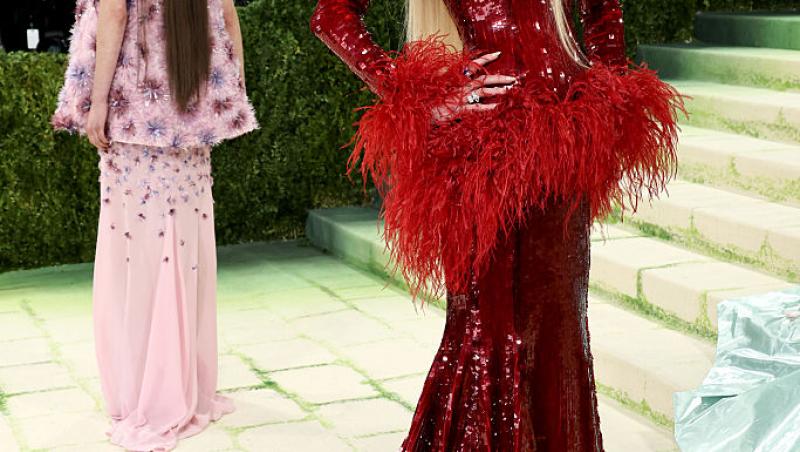 Cele mai neobișnuite ținute de la Met Gala 2026. Cum au pozat vedetele pe covorul roșu