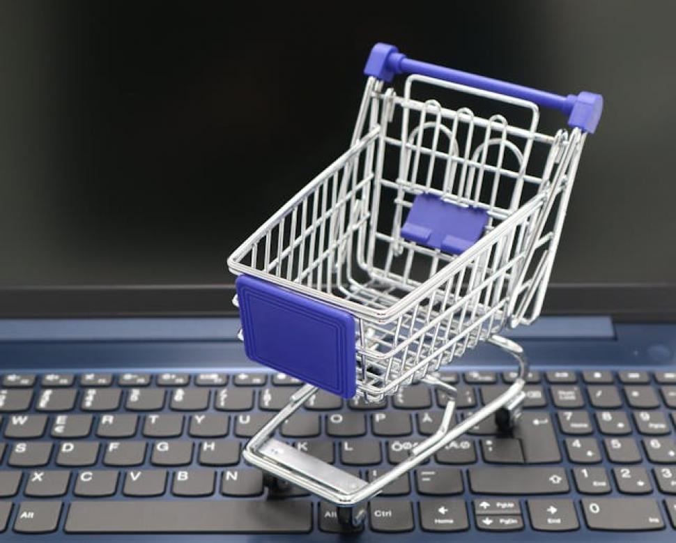 (P) Cum alegi cel mai potrivit canal de v&acirc;nzare online pentru afacerea ta