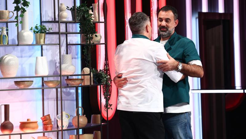 Chefi la cuțite, 6 mai 2026. Eliminare dublă în show-ul culinar! Chef Alexandru Sautner a salvat un concurent: „Nu pot să te las!”
