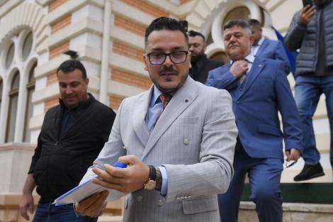 Influencerul Makaveli, sub control judiciar. Ce faptă și-a recunoscut la audieri