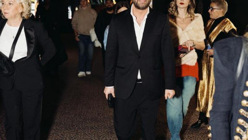 Moment neașteptat la spectacolul lui Mihai Bendeac. Actorul a devenit complice la o cerere în căsătorie ca în filme
