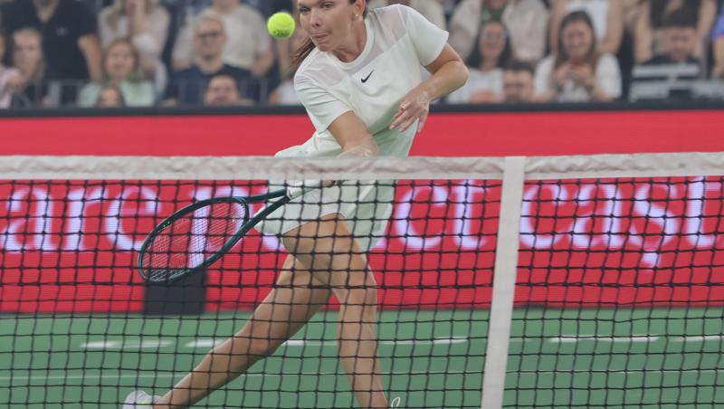Cât a costat rochia pe care a purtat-o Simona Halep la petrecerea de retragere din tenis. Fostul lider mondial a strălucit
