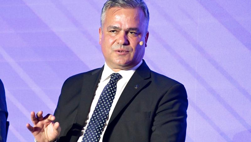 Cine este și cum arată soția lui Adrian Veștea. Premierul desemnat are doi copii