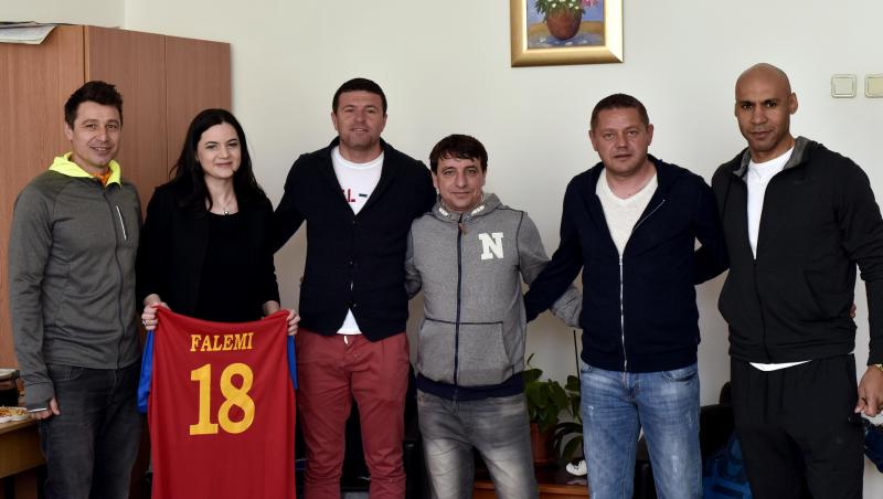 Cu ce se ocupă Nana Falemi la 17 ani după ce s-a retras din fotbal. Cum a fost surprins fostul jucător pe teren