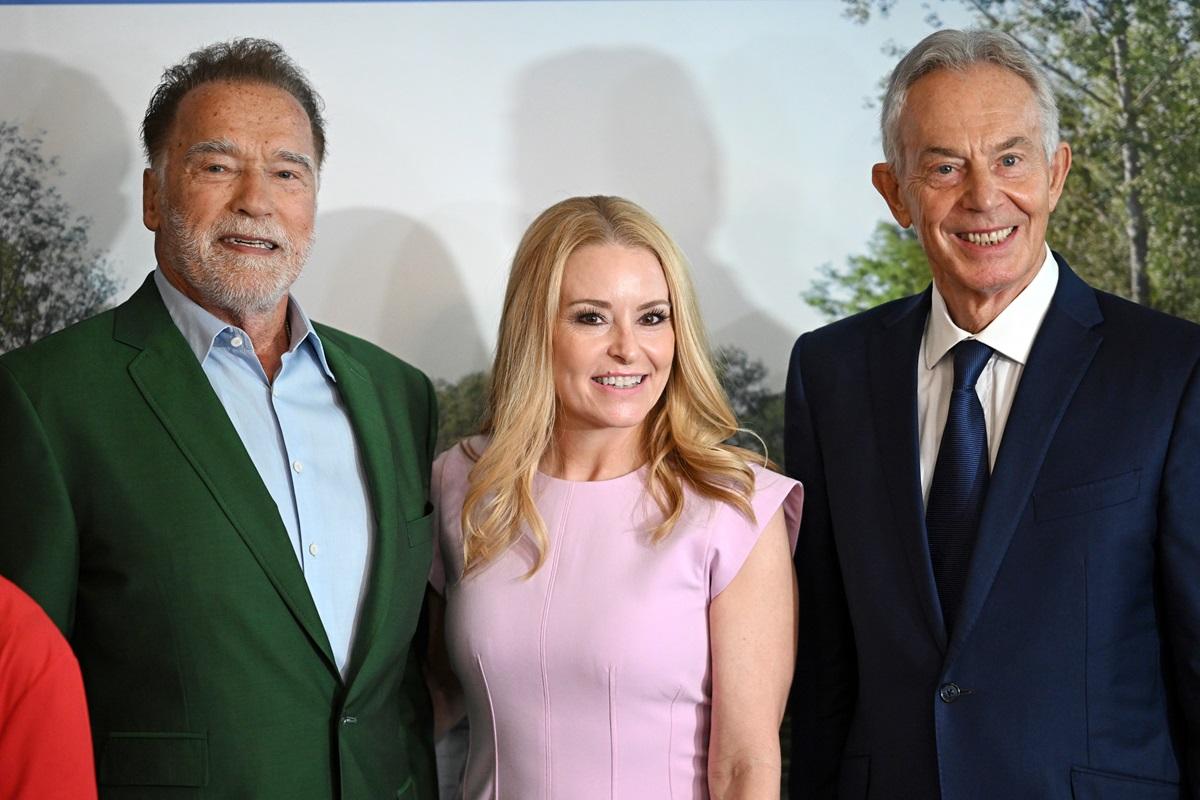 Arnold Schwarzenegger, pe covorul roșu, cu iubita sa, 2025, pentru a ilustra Imagini rare cu iubita lui Arnold Schwarzenegger, mai tânără cu 27 de ani