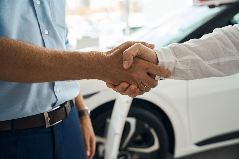 (P) V&acirc;nzări auto direct de la proprietari: avantajele și riscurile unei achiziții fără intermediari