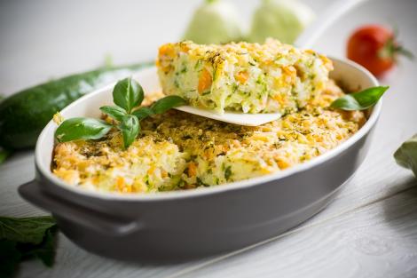Budincă de orez cu dovlecei și legume la cuptor. Rețetă pentru un pr&acirc;nz delicios sau cină