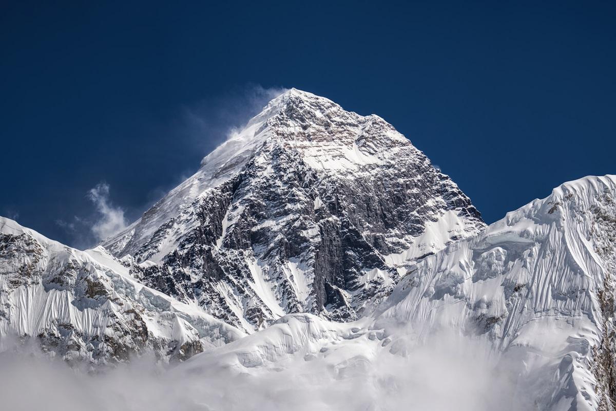 De ce au mințit experții despre &icirc;nălțimea reală a Muntelui Everest. Secretul ascuns acum 150 de ani
