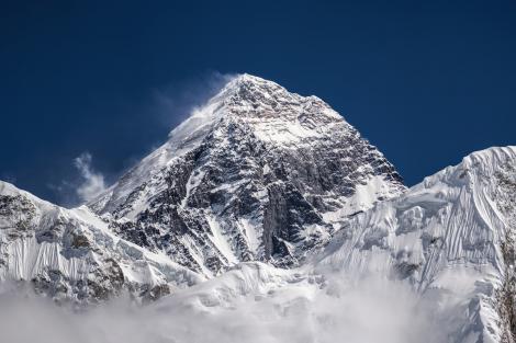 De ce au mințit experții despre &icirc;nălțimea reală a Muntelui Everest. Secretul ascuns acum 150 de ani