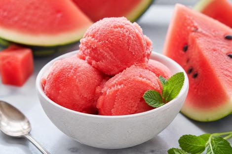 Sorbet de pepene roșu. Rețeta unui desert răcoritor, dintr-un singur ingredient