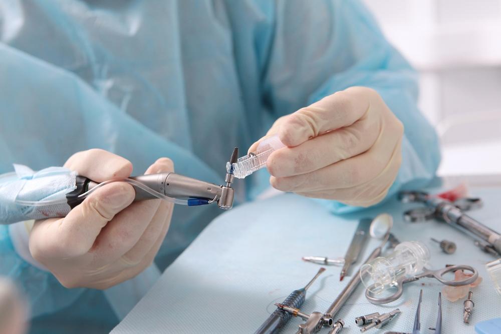 (P) Cum alegi instrumentarul potrivit pentru fiecare specialitate dentară? 10 recomandări practice pentru decizii corecte