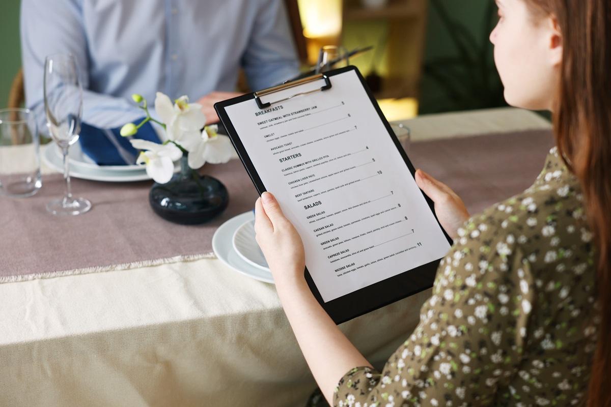 Ce să comanzi din meniu la restaurant, potrivit experților. Formula care &icirc;ți dezvăluie preparatul optim